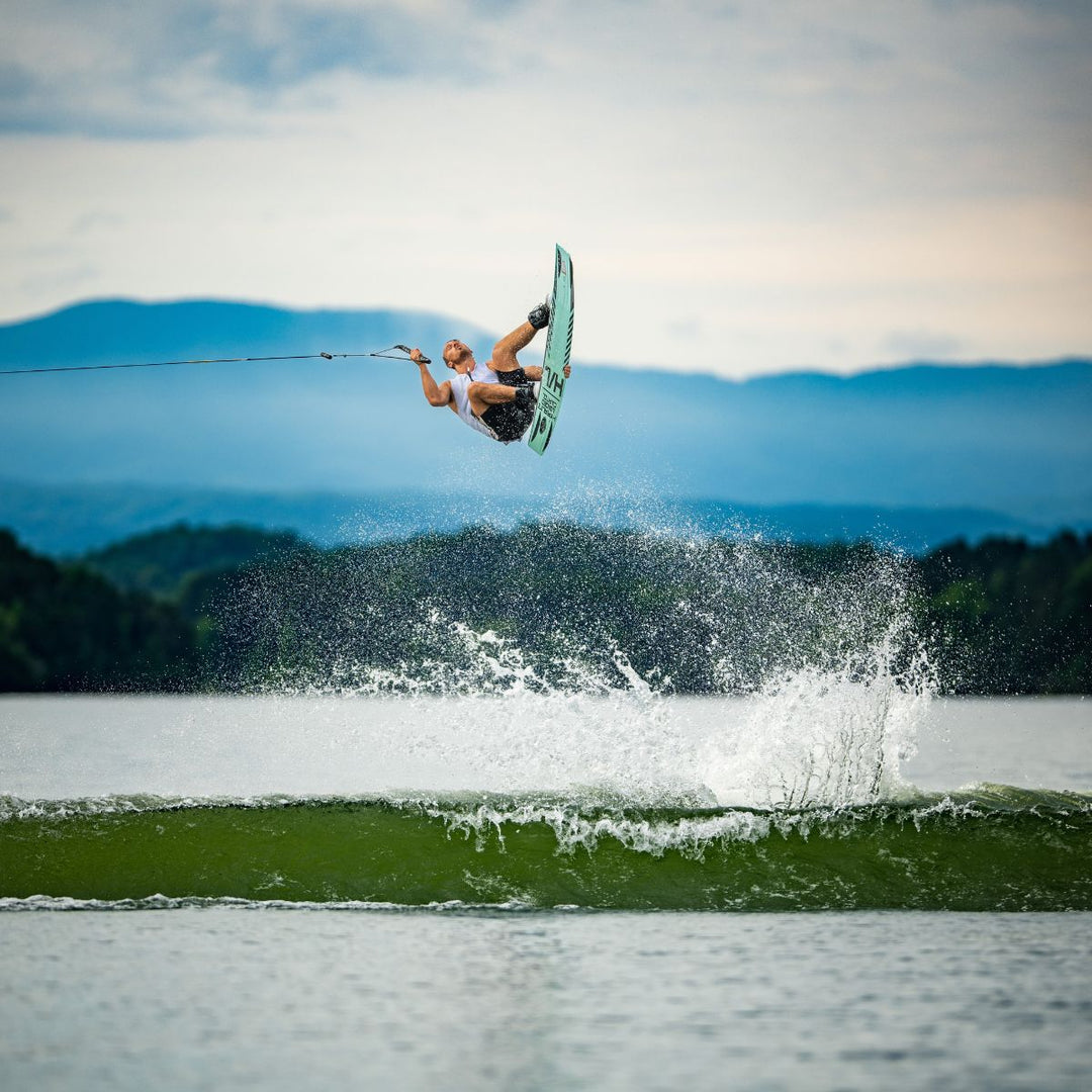 Hyperlite Capitol Loaded Wakeboard 2024