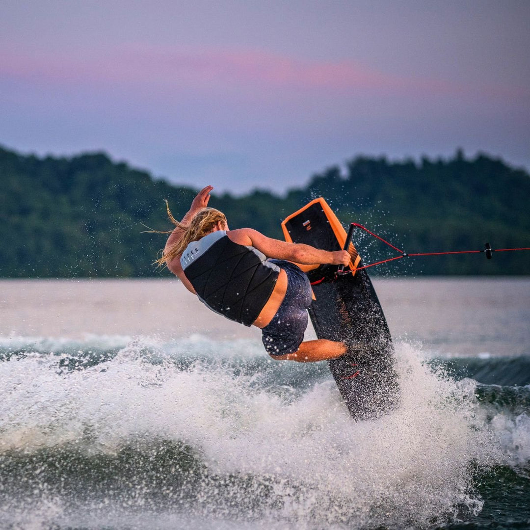 Hyperlite Riot Loaded Wakeboard 2024